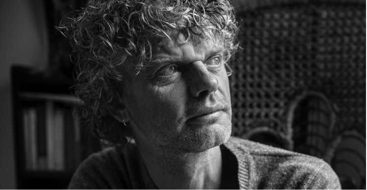 Kadir van Lohuizen - Stroopwafels for the pigs