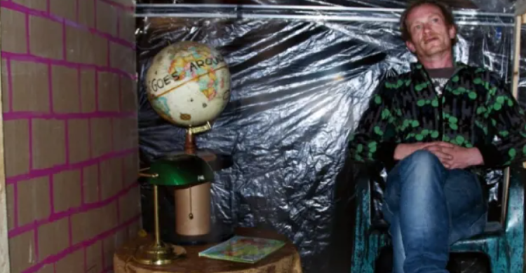 Nevan Lahart - Daumier's post modern poster racket